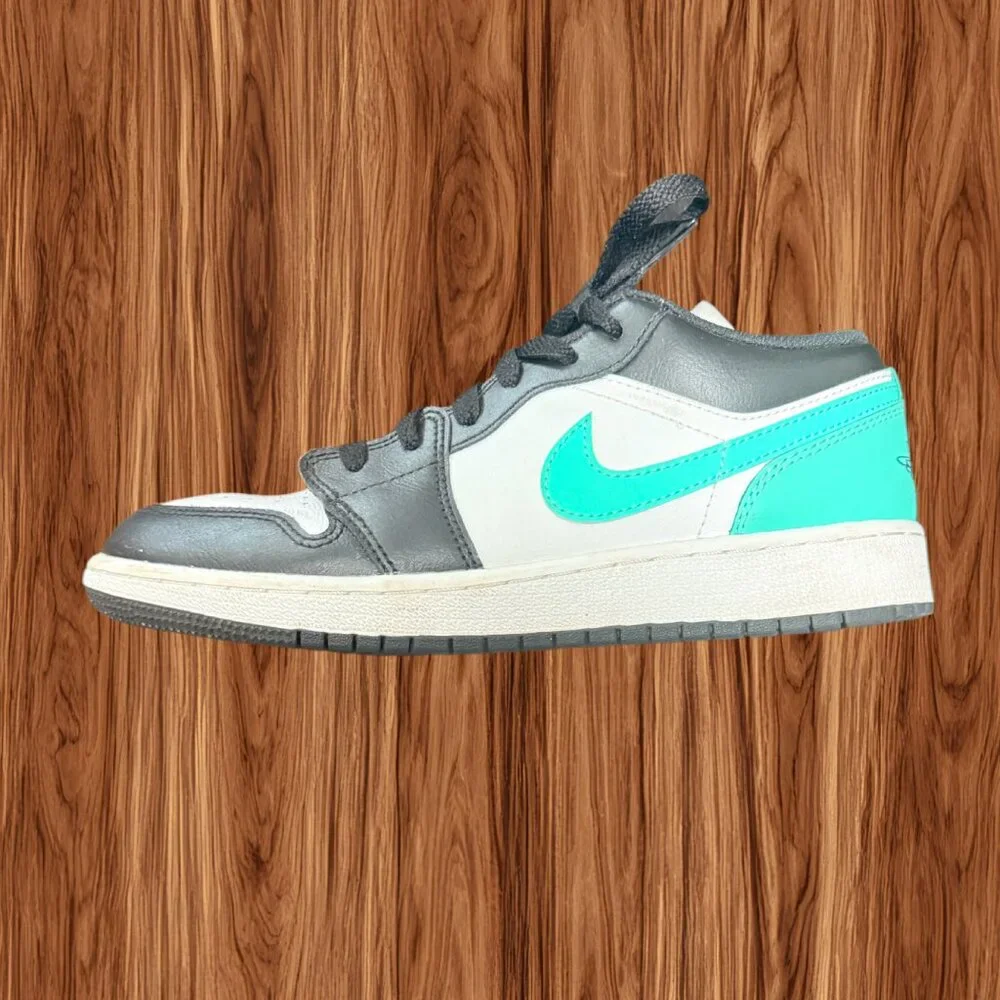 Nike Boy's Air‎ Jordan 1 Low GS Black/Teal, Size 5Y